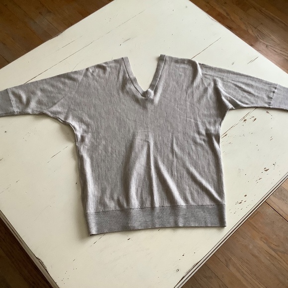 Banana Republic Double V Neck Gray Merino 3/4 sleeve Wool Sweater Medium - Picture 8 of 8
